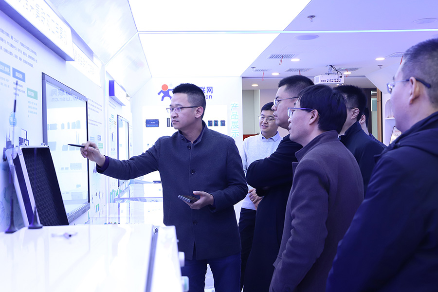 浪潮集团新基建张总一行莅临long8唯一官网登录网参观考察